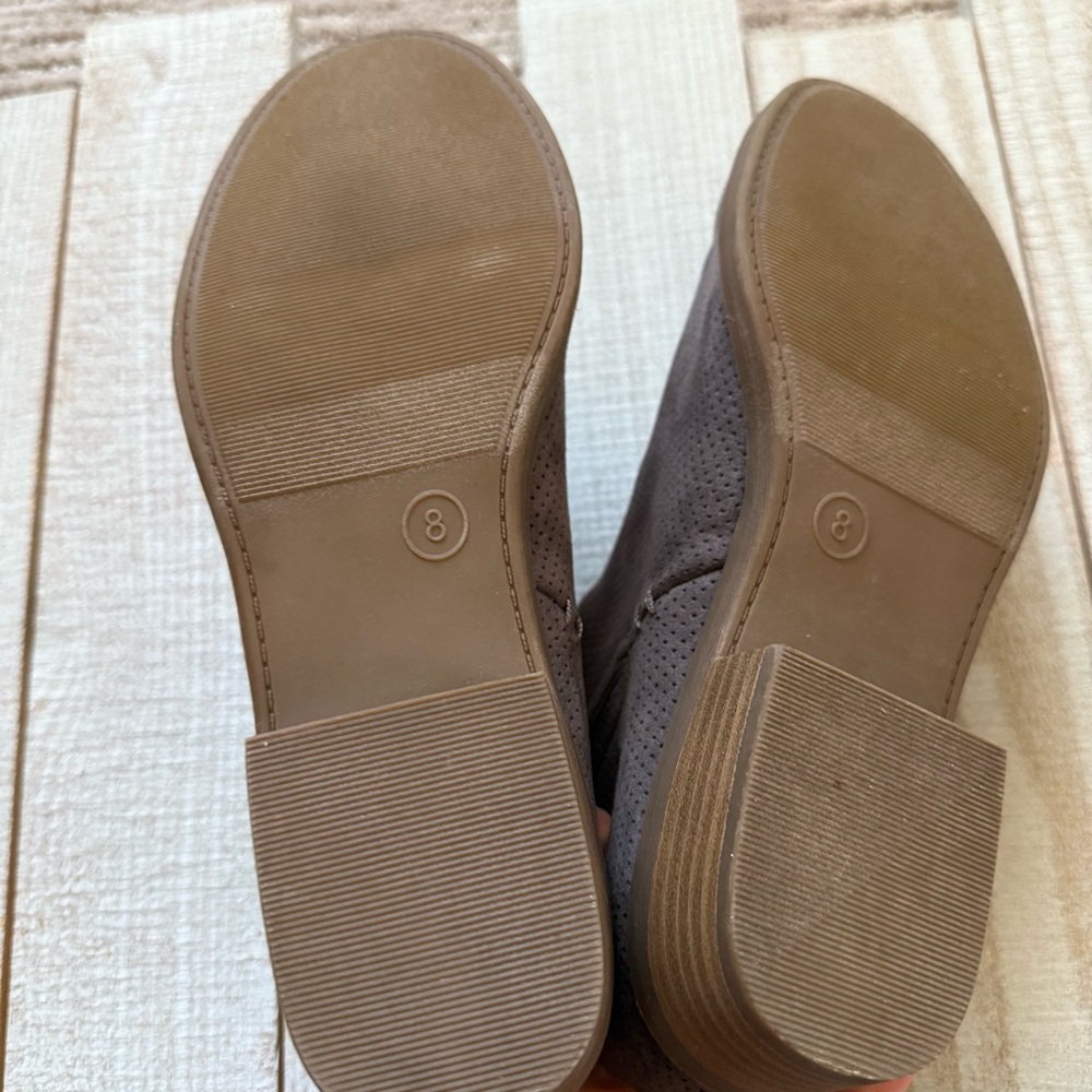 Universal Thread Booties - Picture 3 of 3